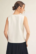 Ariel Vest