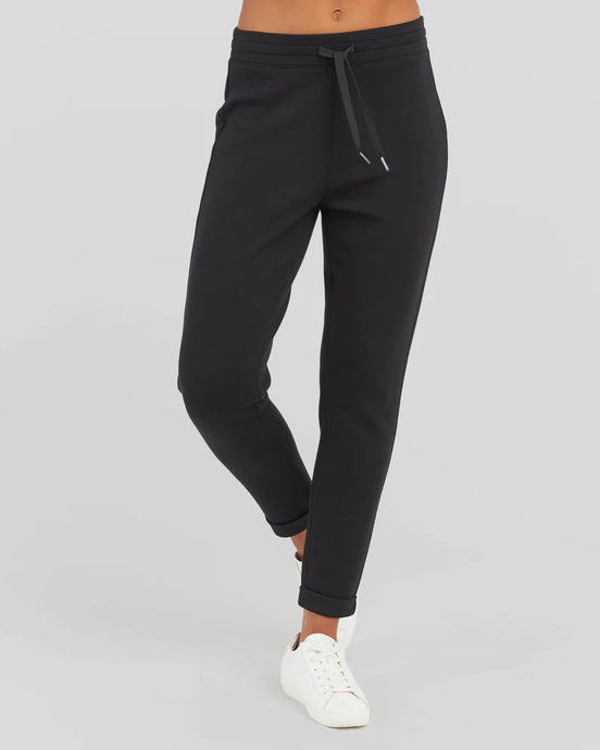 AirEssentials Tapered Pant