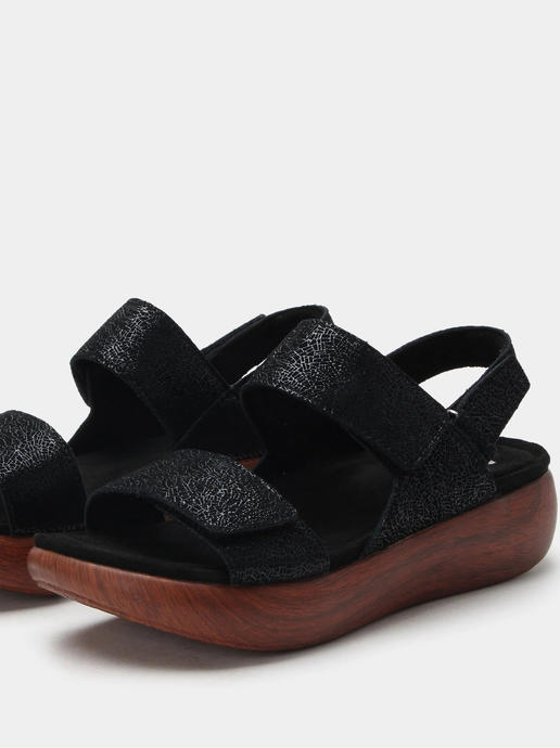 Bailee  - Black Crackle