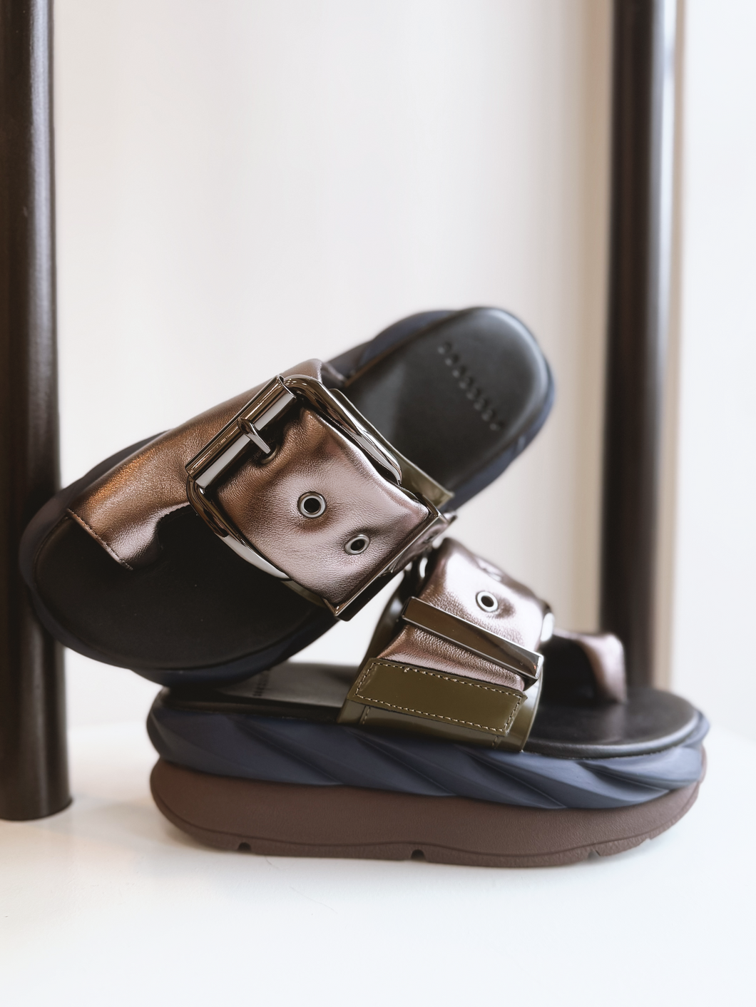 Mellow Glow - Gunmetal