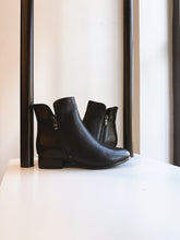 Ellyse - Black