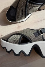 Aura Slingback